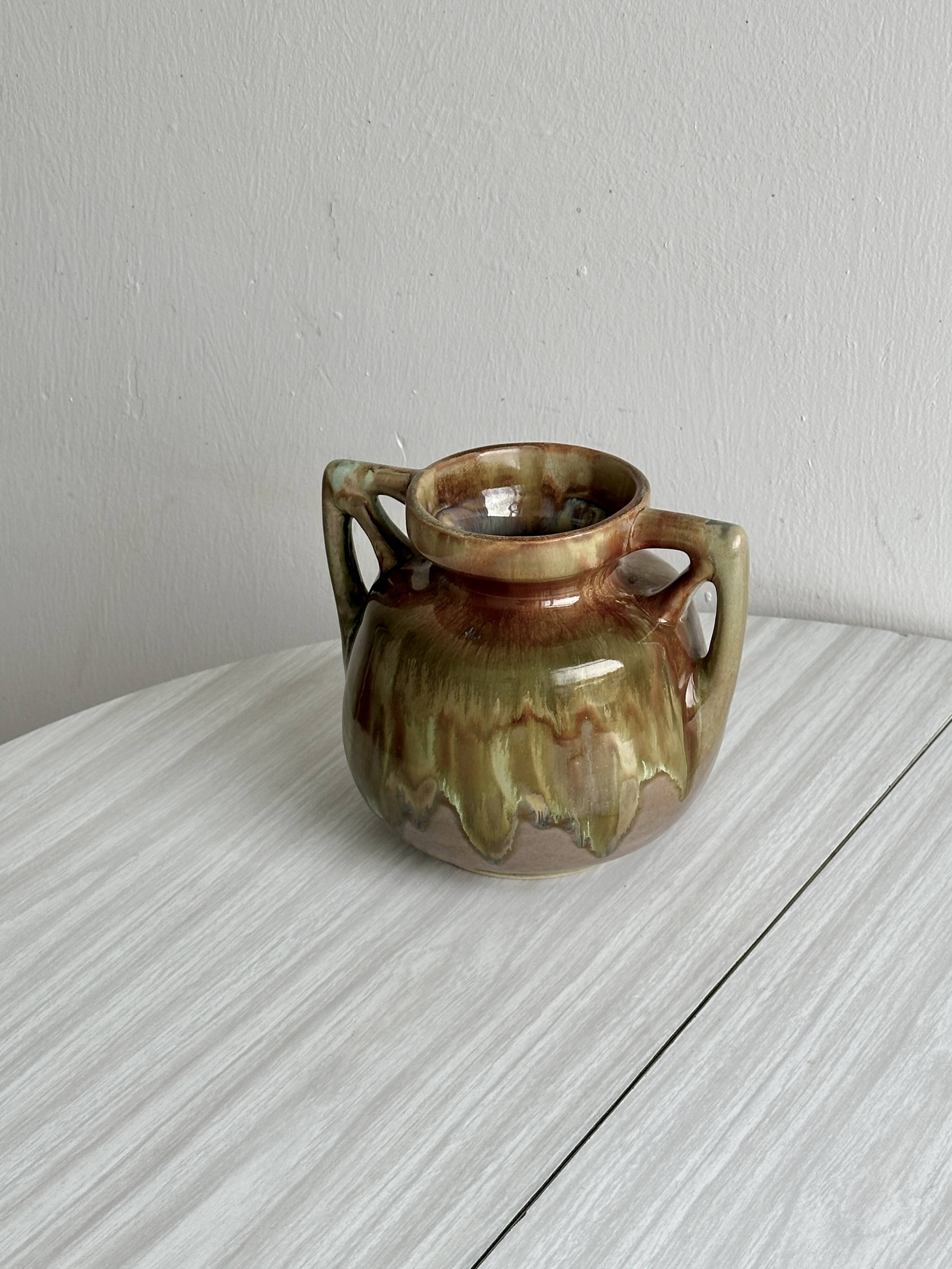 Ceramic vase with handles