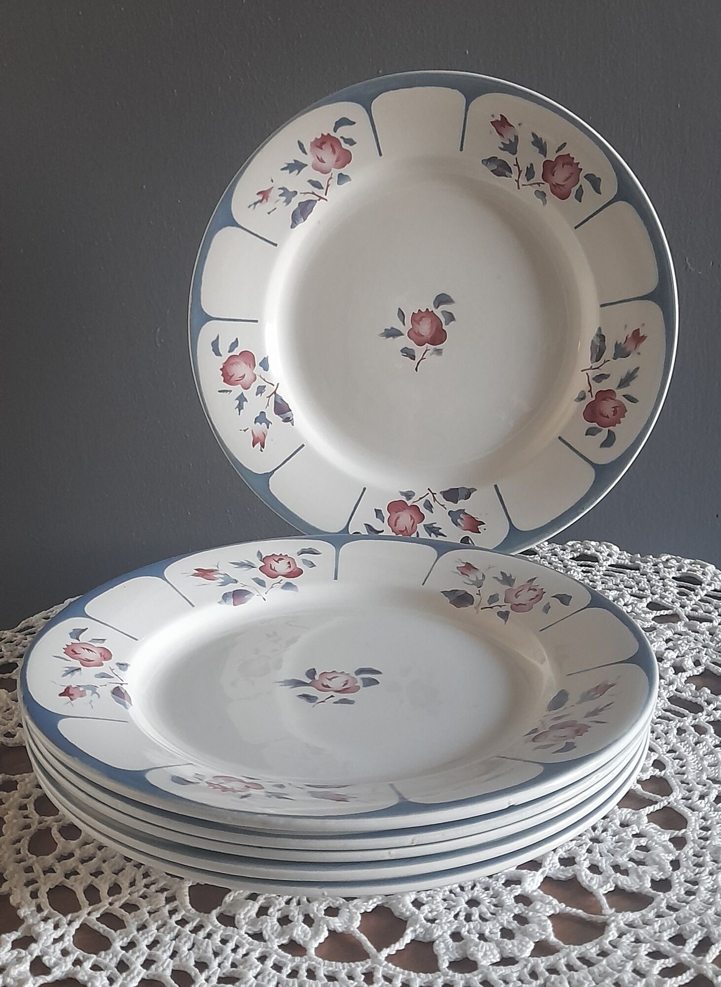 6 flat plates "Ninette" from the Digoin Sarreguemines manufacture, France