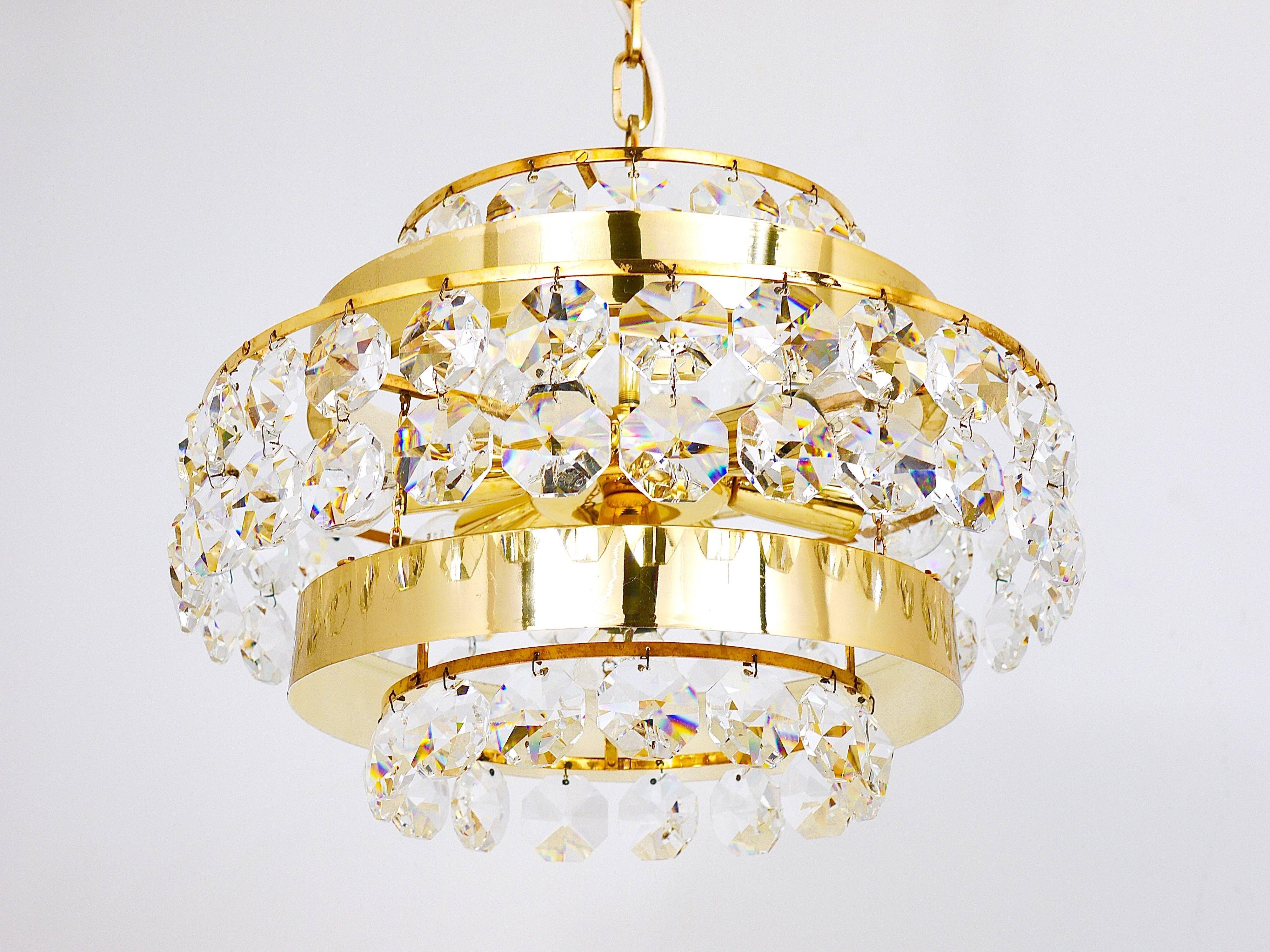 Lustre Bakalowits Vienna in gilded brass and diamond crystals, Austria, 1970