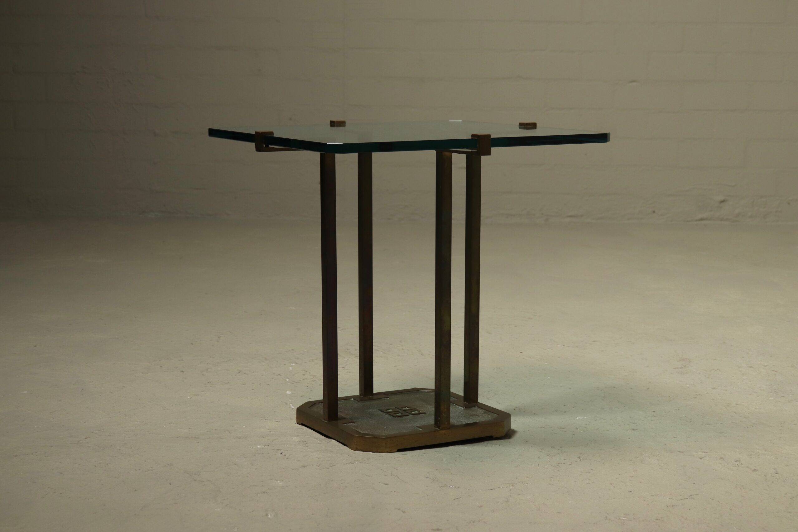 Table d'appoint modèle T18 par Peter Ghyczy années 1970