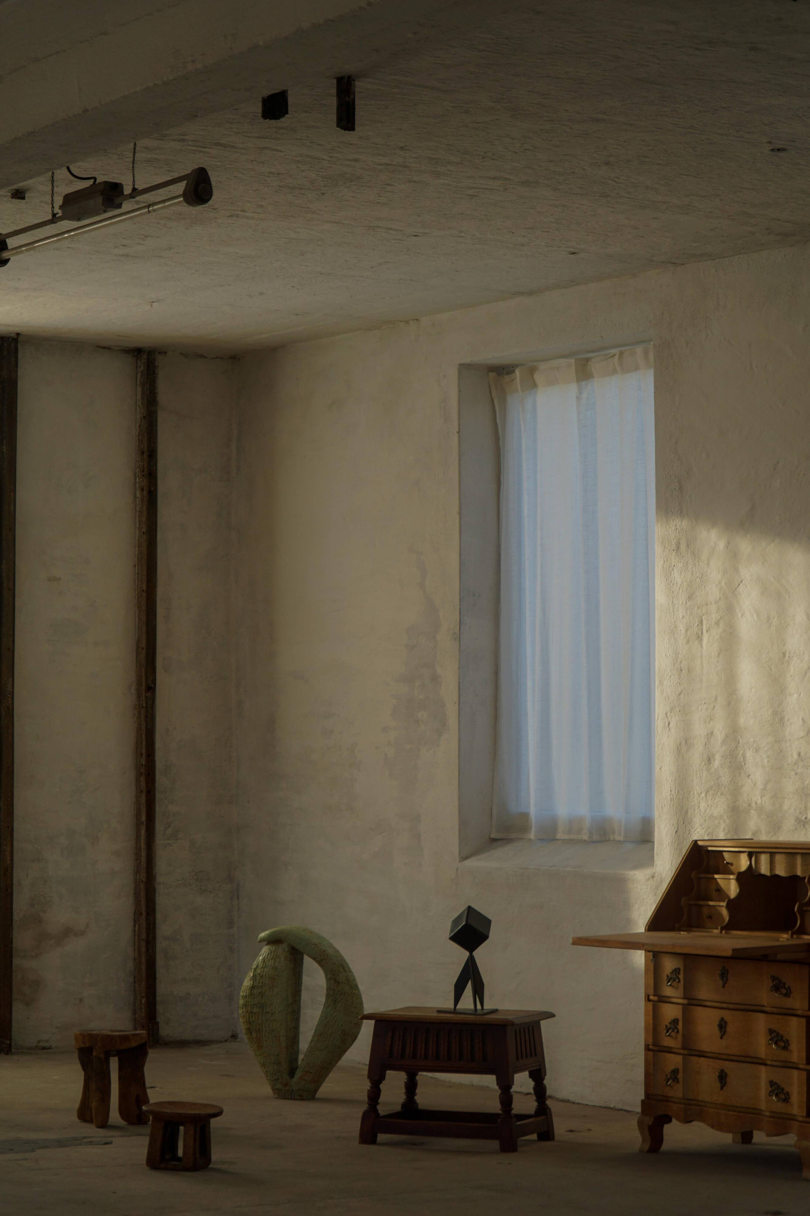 Scandinavian oak stool/box from the early 20th century, 1900s.
