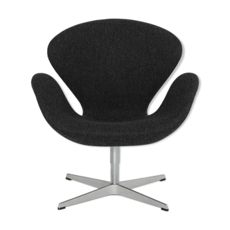 Swan armchair by Arne Jacobsen