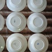 16 assiettes creuses anciennes dépareillées 