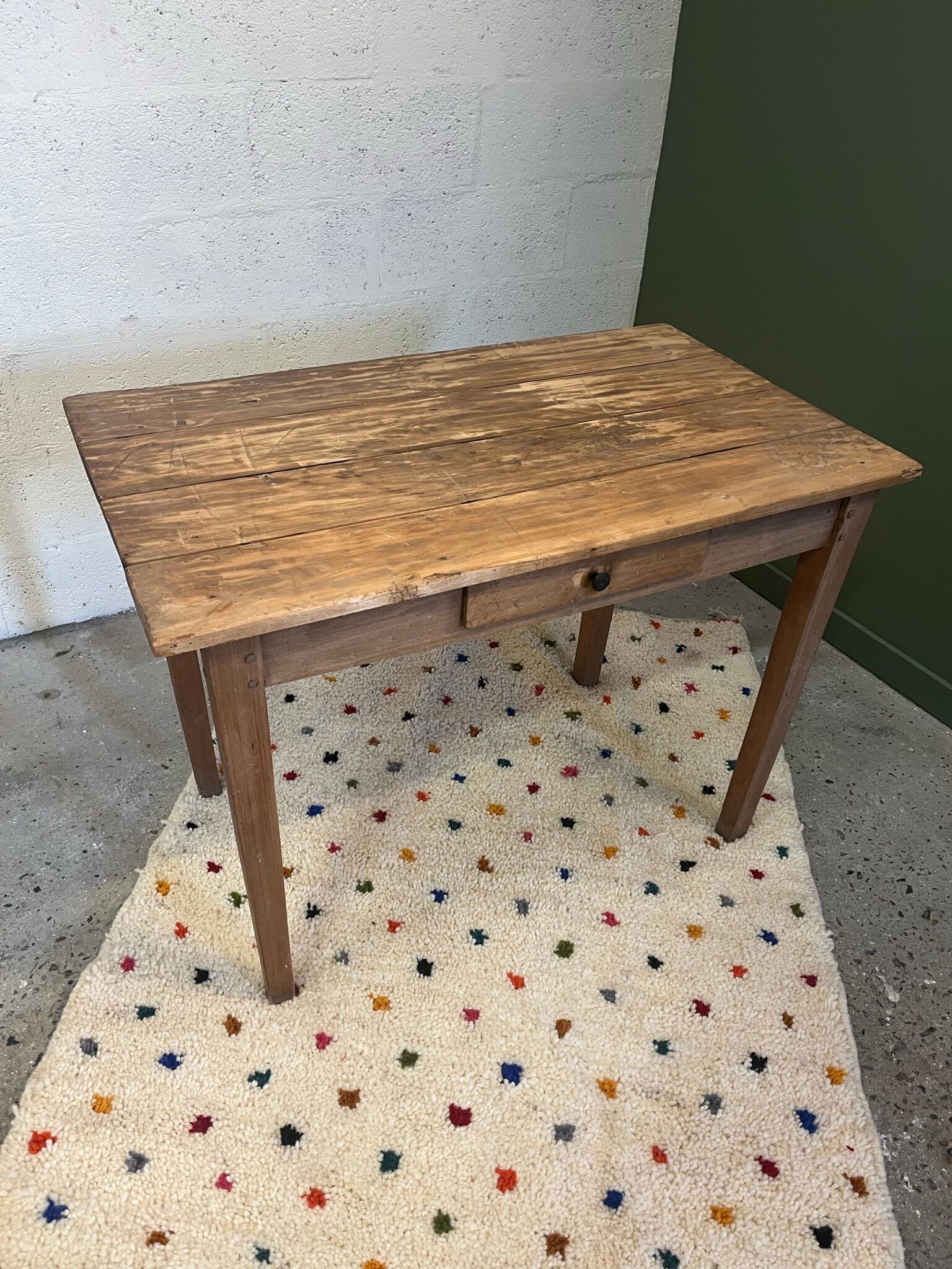 Farm table