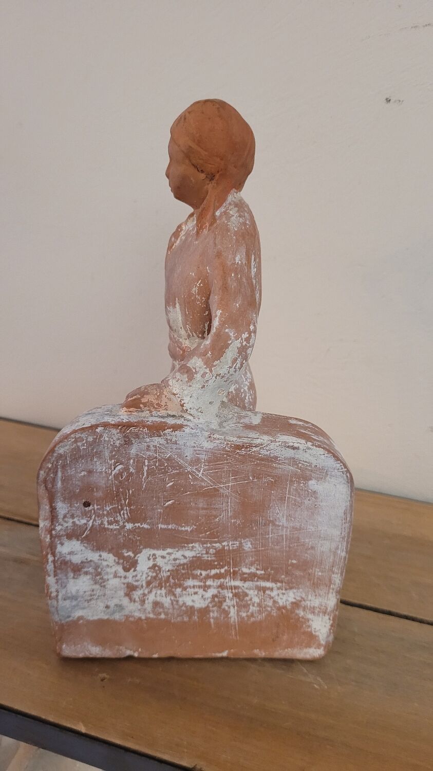 Bookend in terracotta