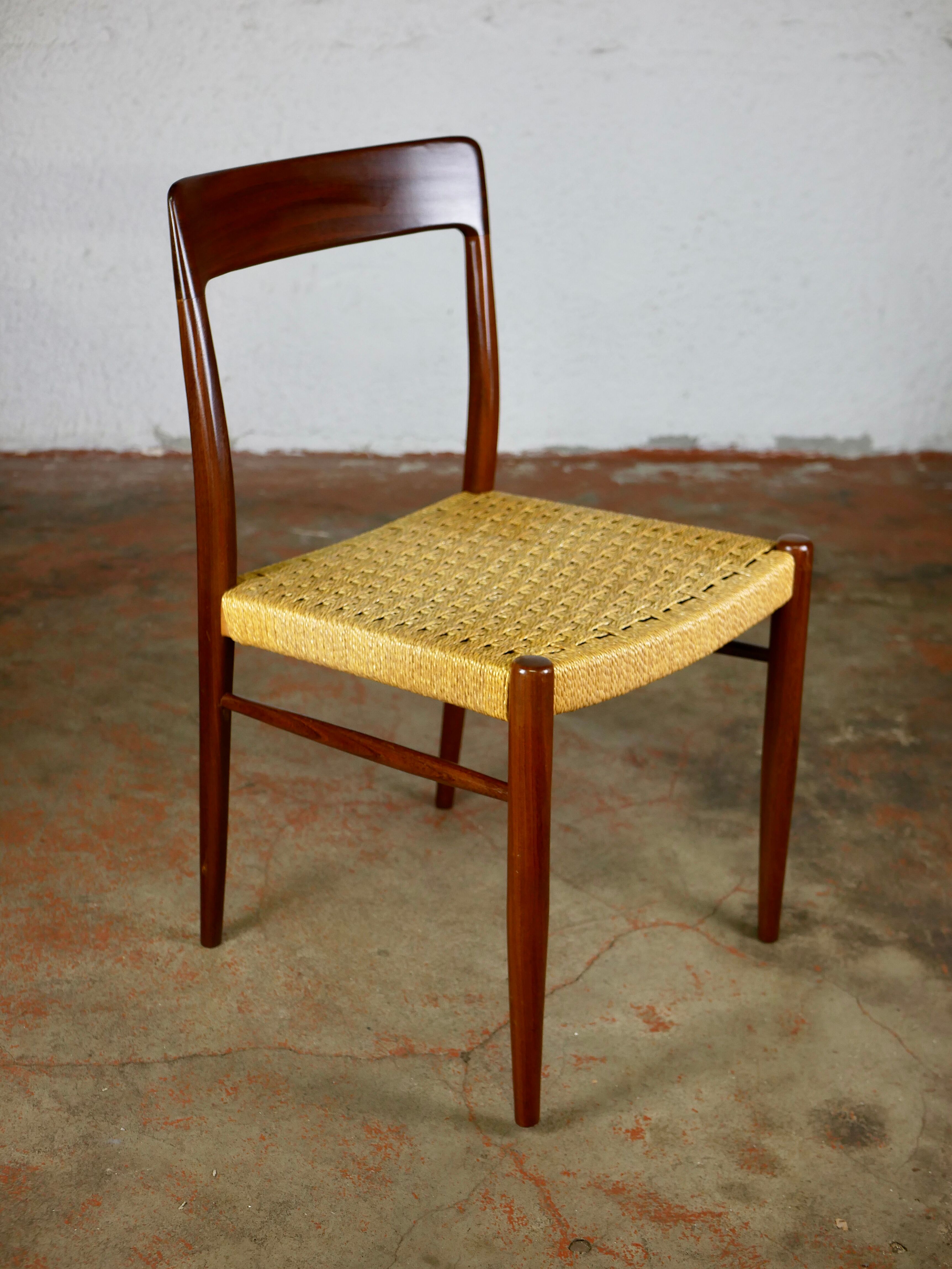 Suite de 6 chaises scandinaves en corde et teck