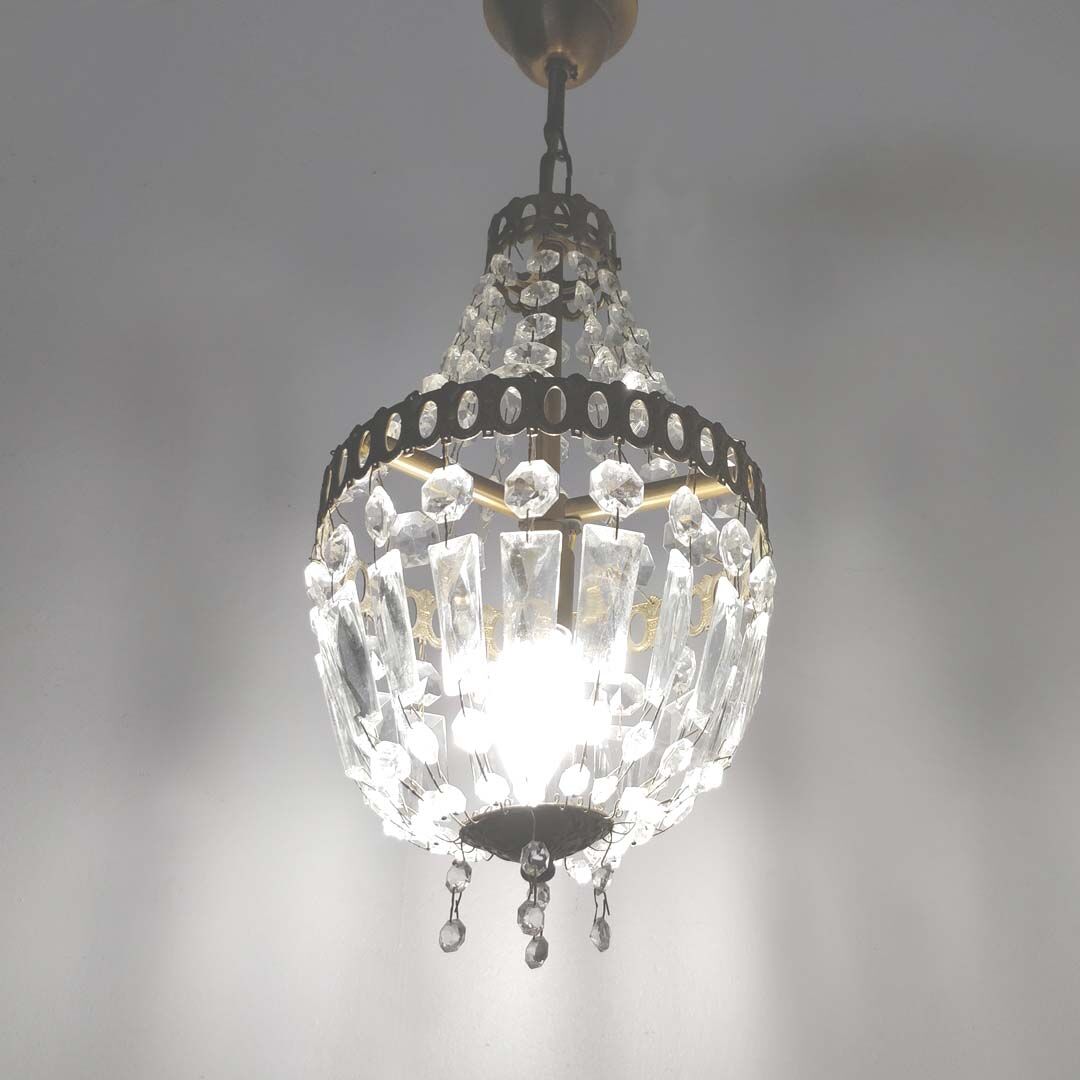 Hot air balloon chandelier with tassels