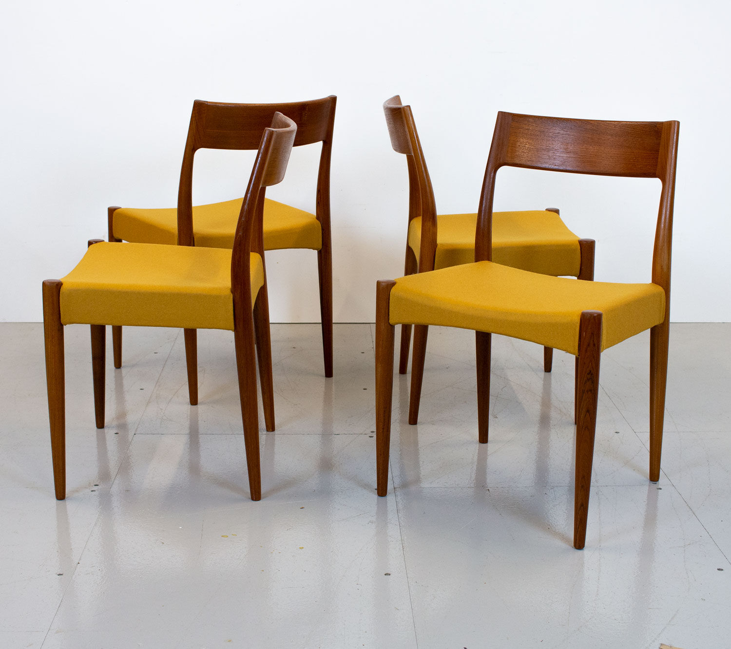Danish teak model 175 set of 4 dining chairs by Mogens Kold, 1960s