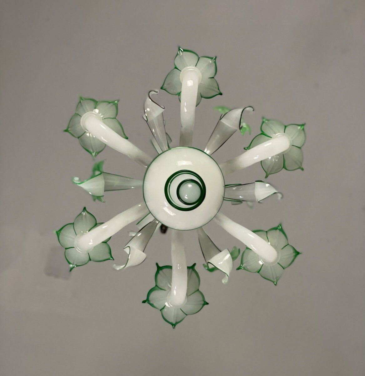 Venetian chandelier in opaline white and green Murano glass