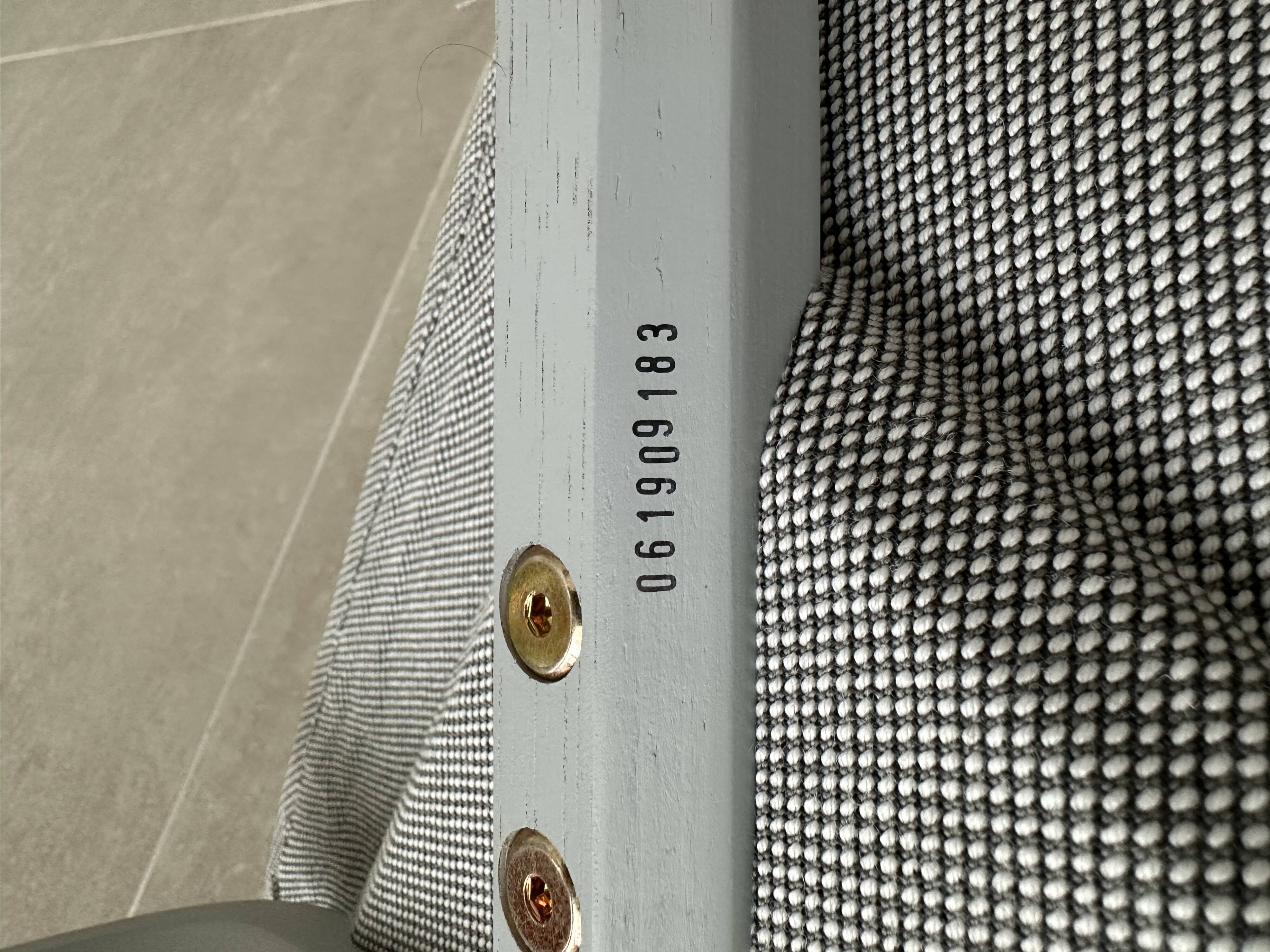 Muuto visu chair Wood base gray