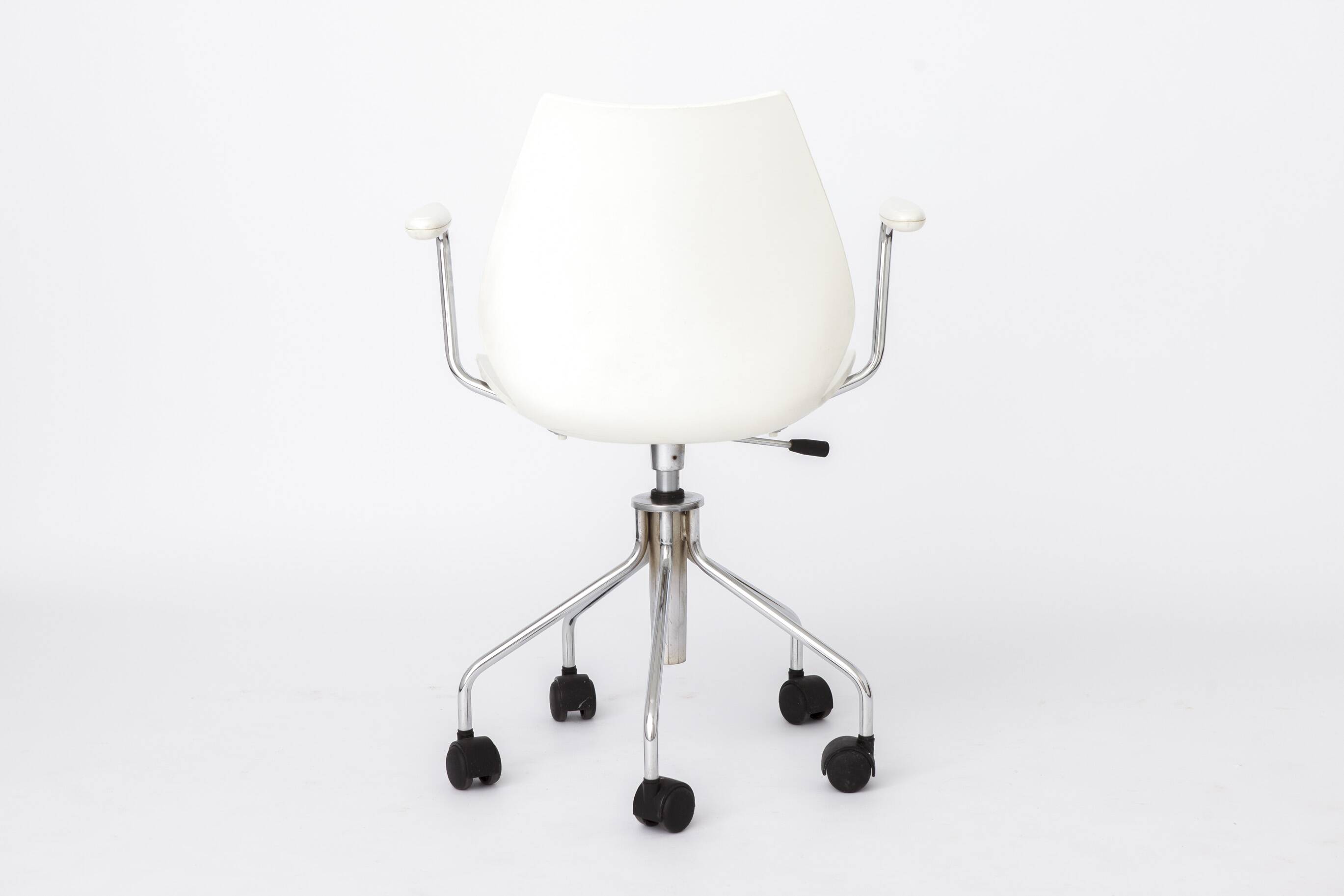 Vintage Kartell Maui Swivel Chair by Vico Magistrettic Italian Design 2000s