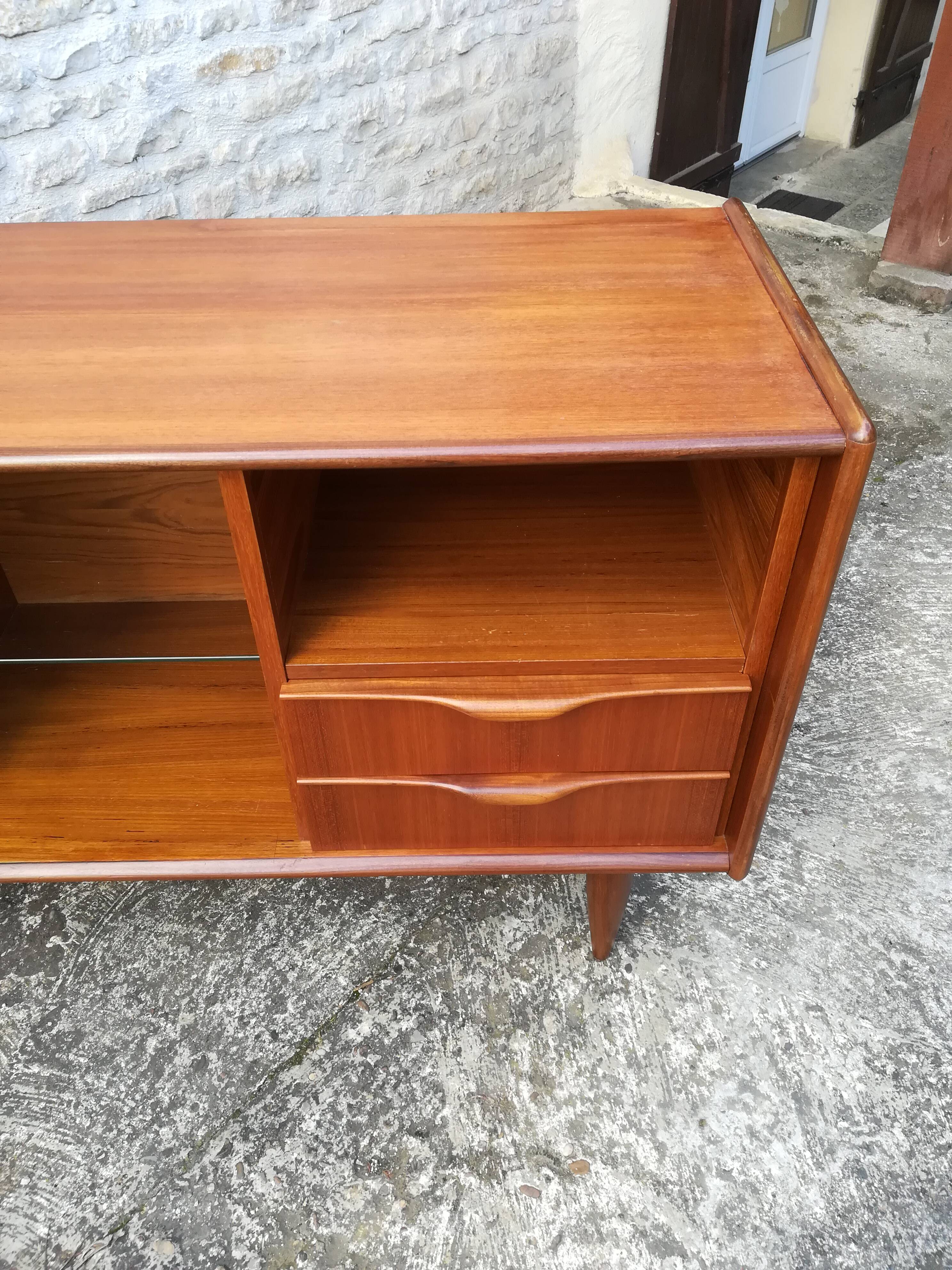 Scandinavian enfilade