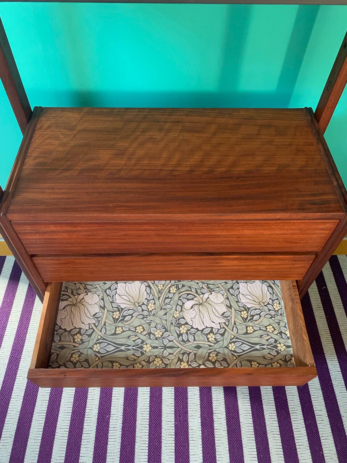 Bibliothèque vintage scandinave