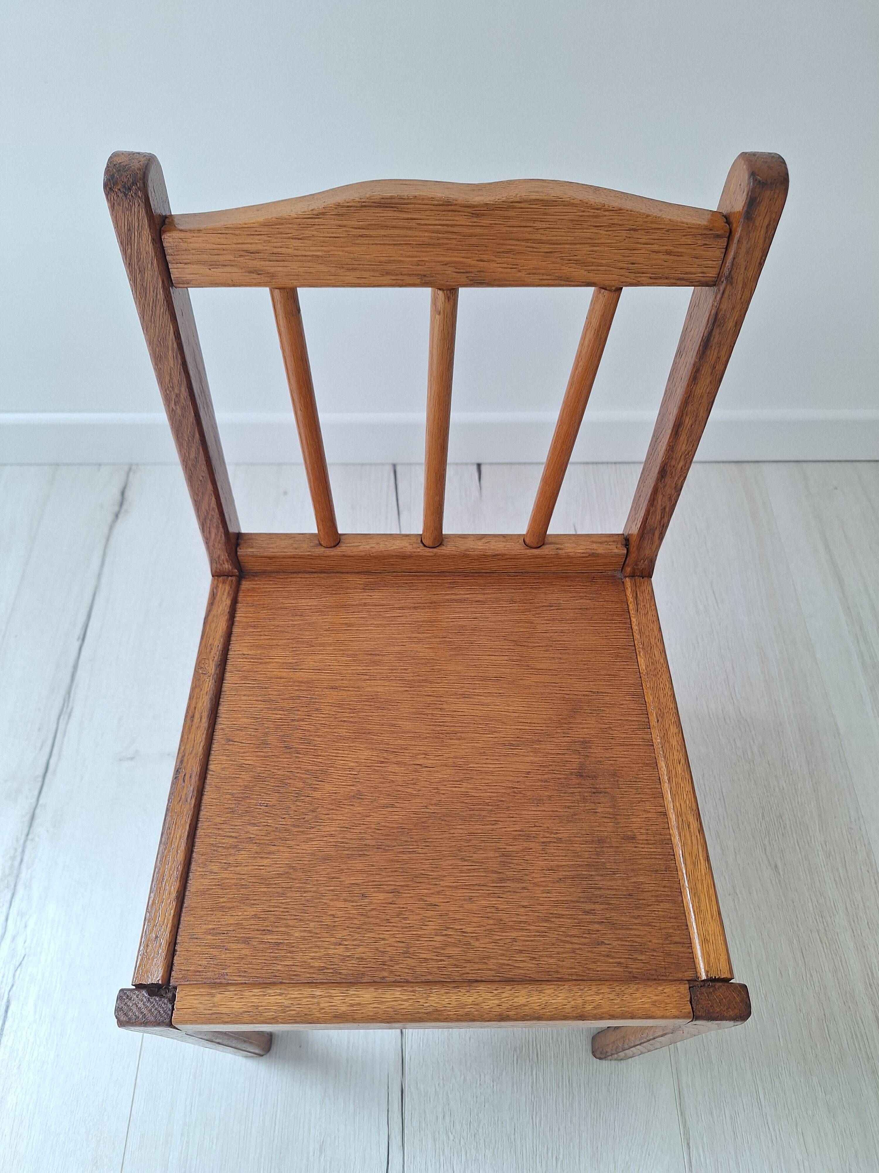 Chaise enfant en bois vintage