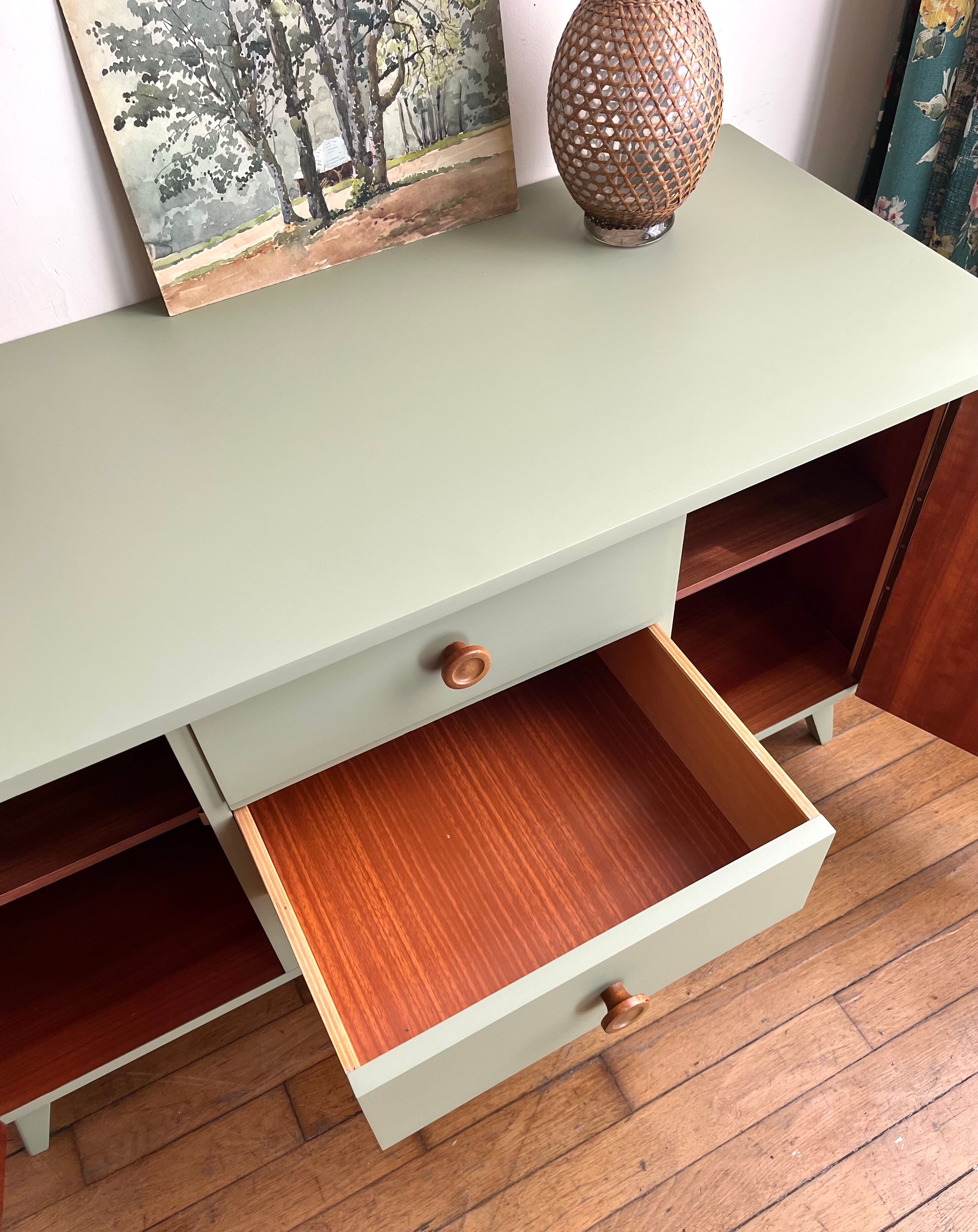 Vintage bass sideboard