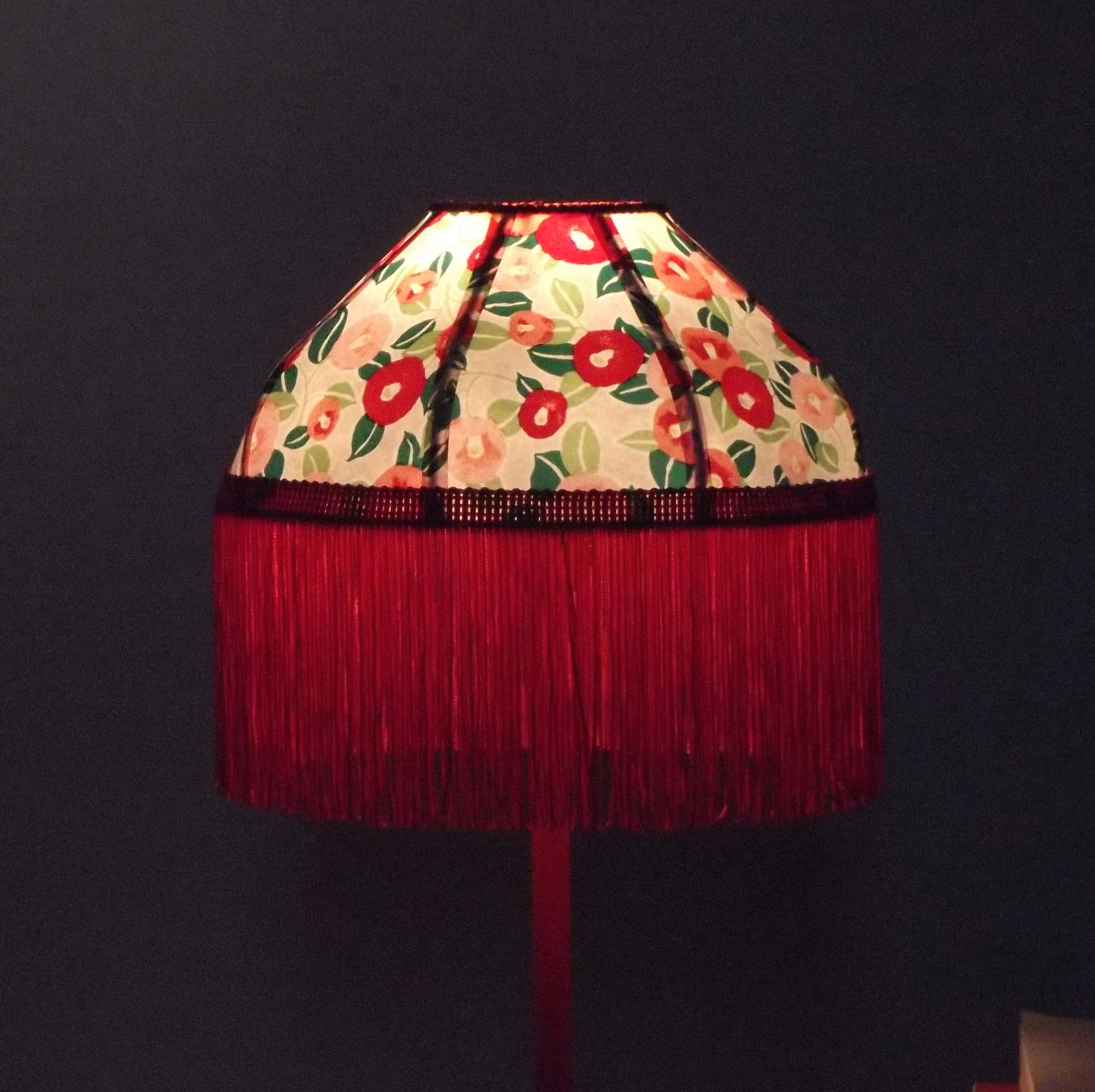 Japanese fringe paper lamp "Petula"