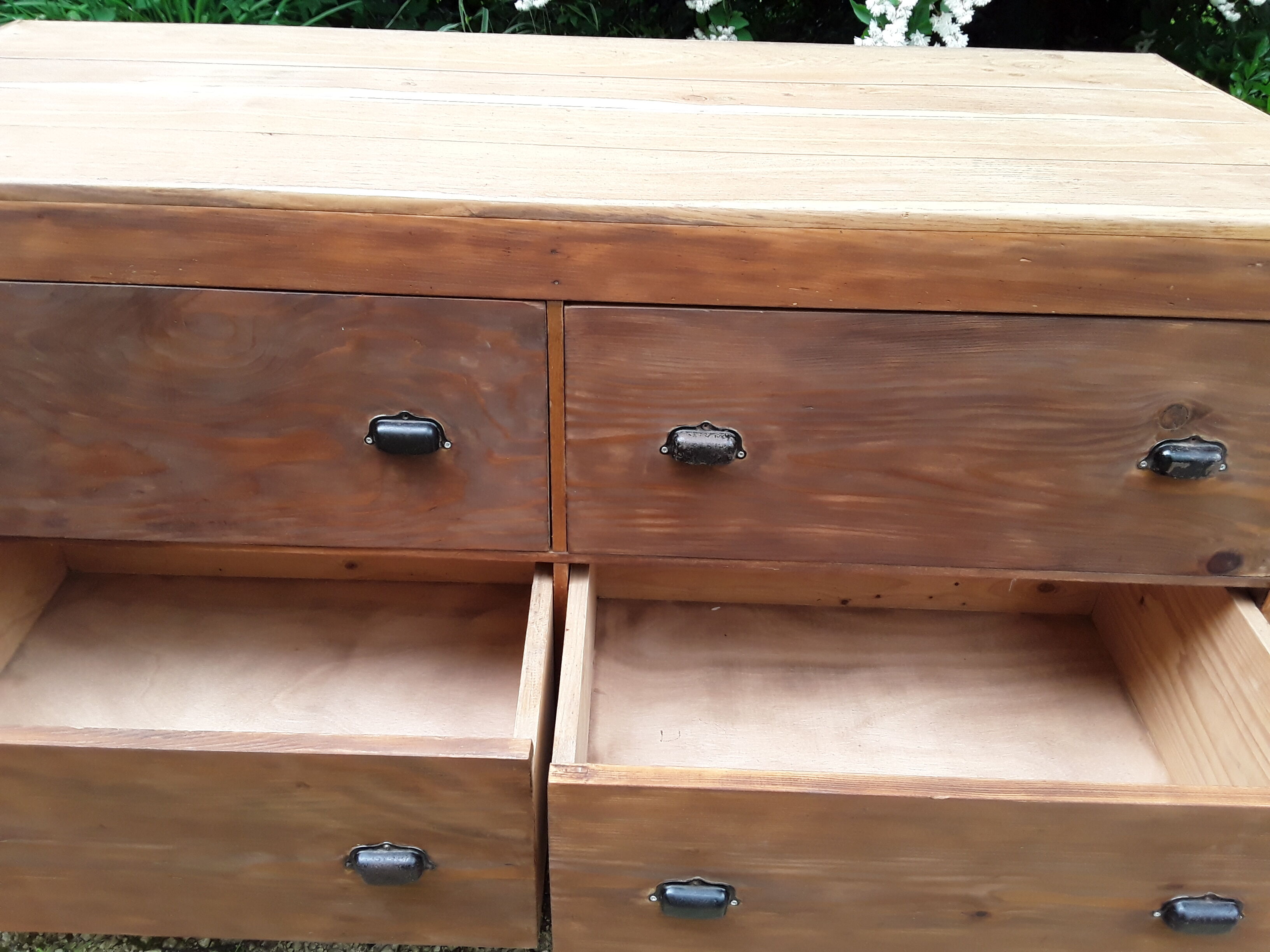 Workshop furniture with drawers