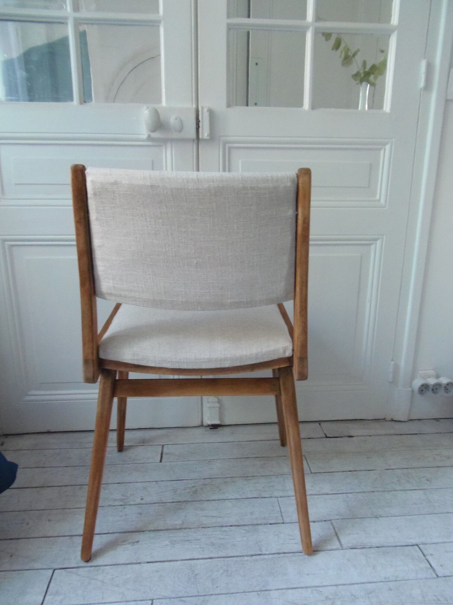 Series of 4 vintage chairs from the 50s in beech