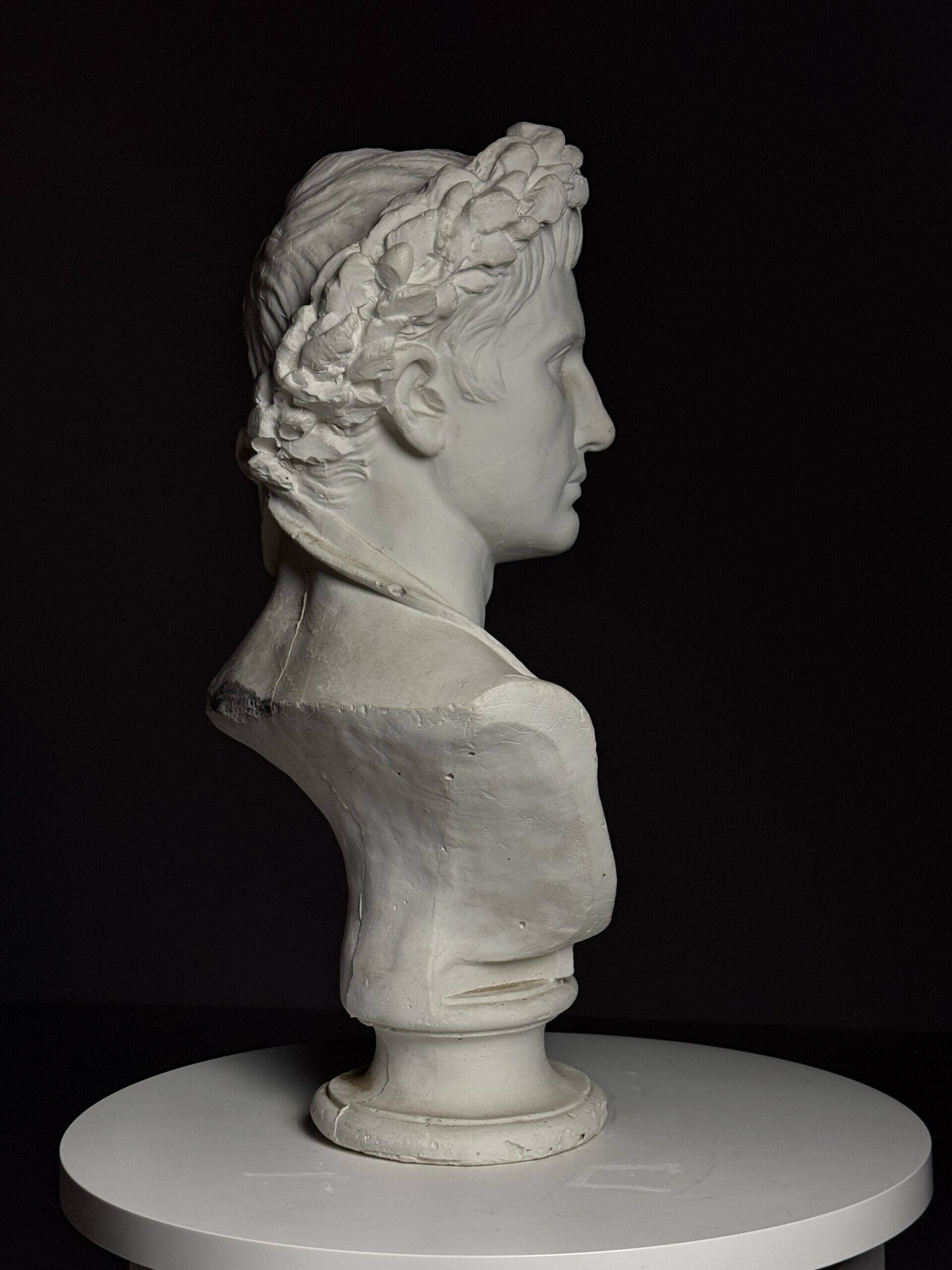 Buste en plâtre de l'empereur Auguste