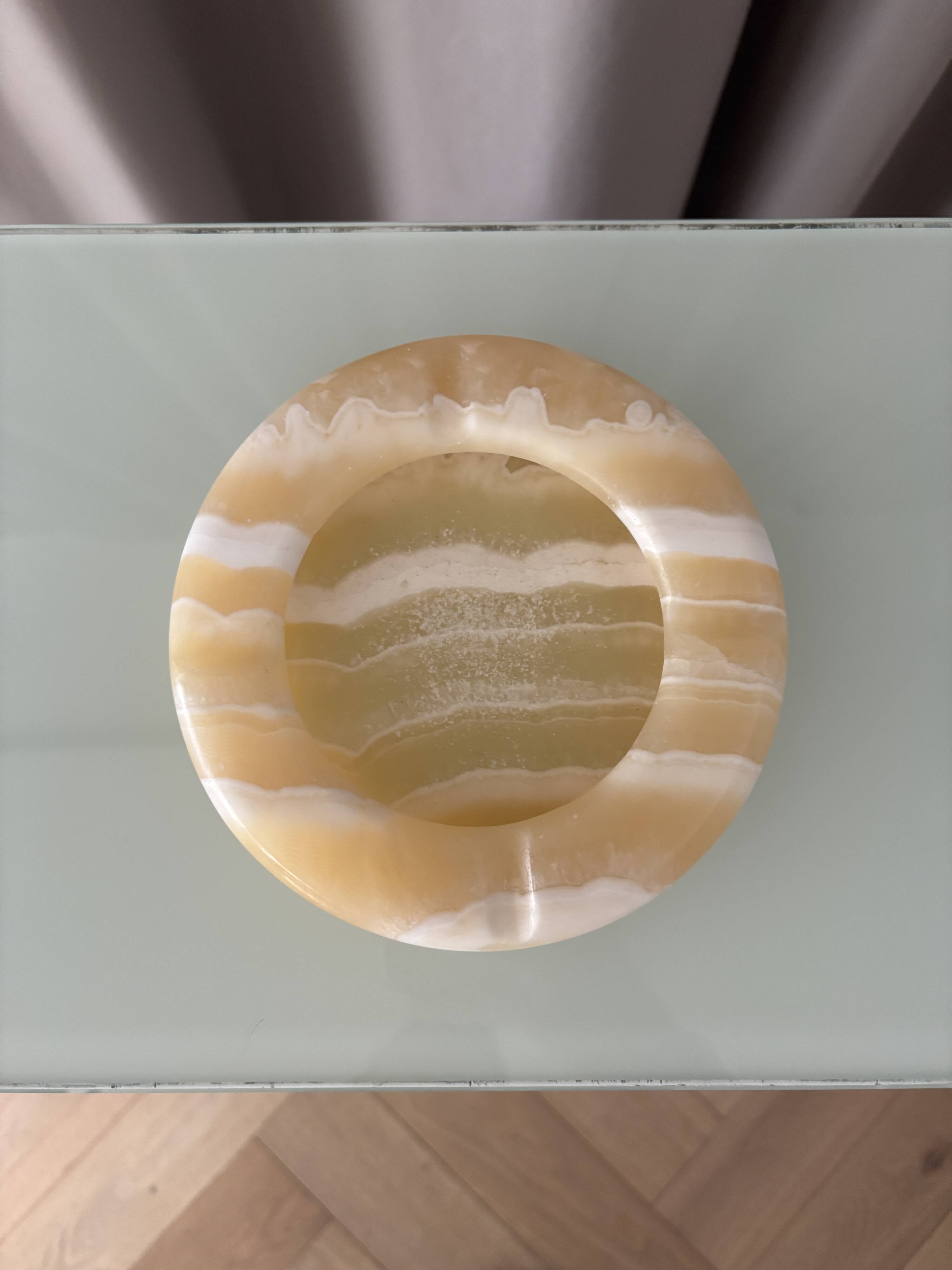 Vintage Onyx Ashtray – Hand-Carved, Natural Honey Tones (ca. 1960s–1970s)