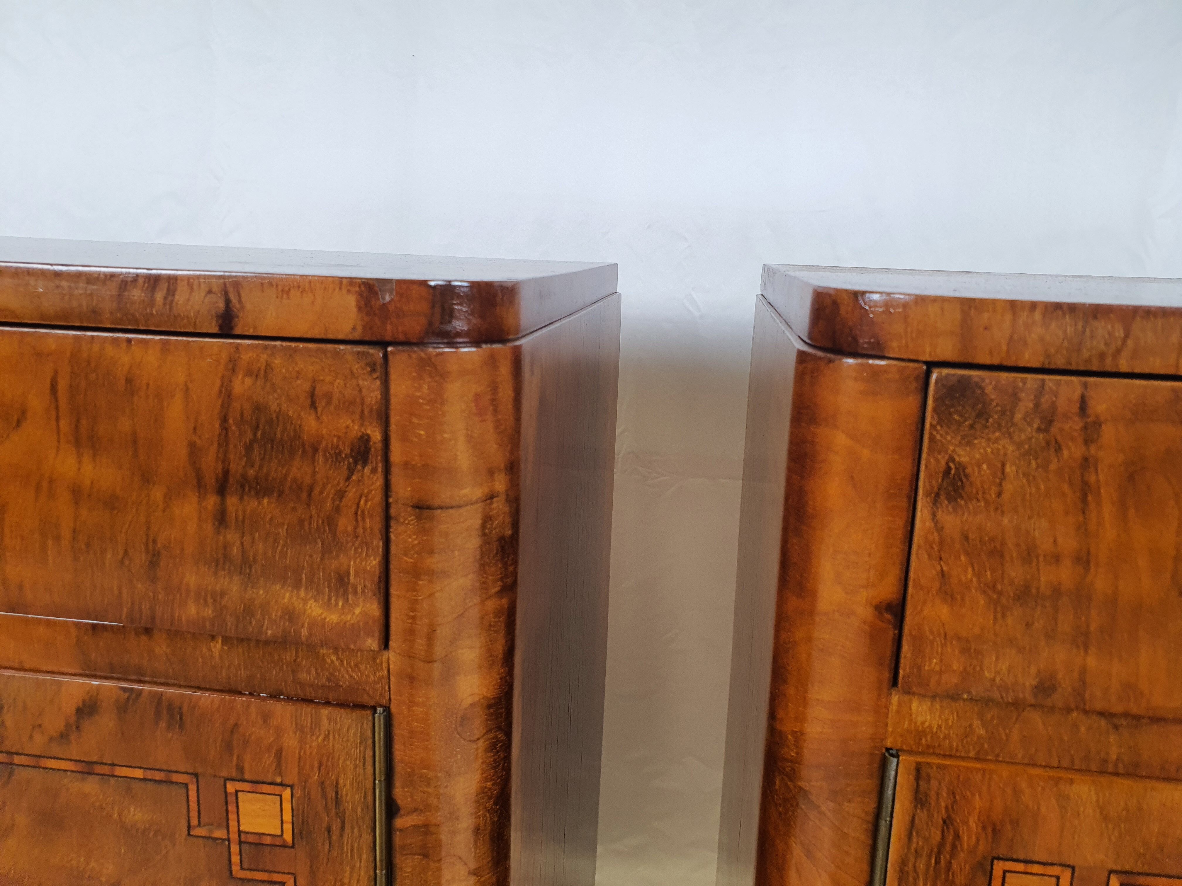 Art Decò Bedsides in Walnut