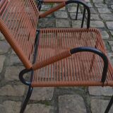 Paire de fauteuils scoubidou vintages.