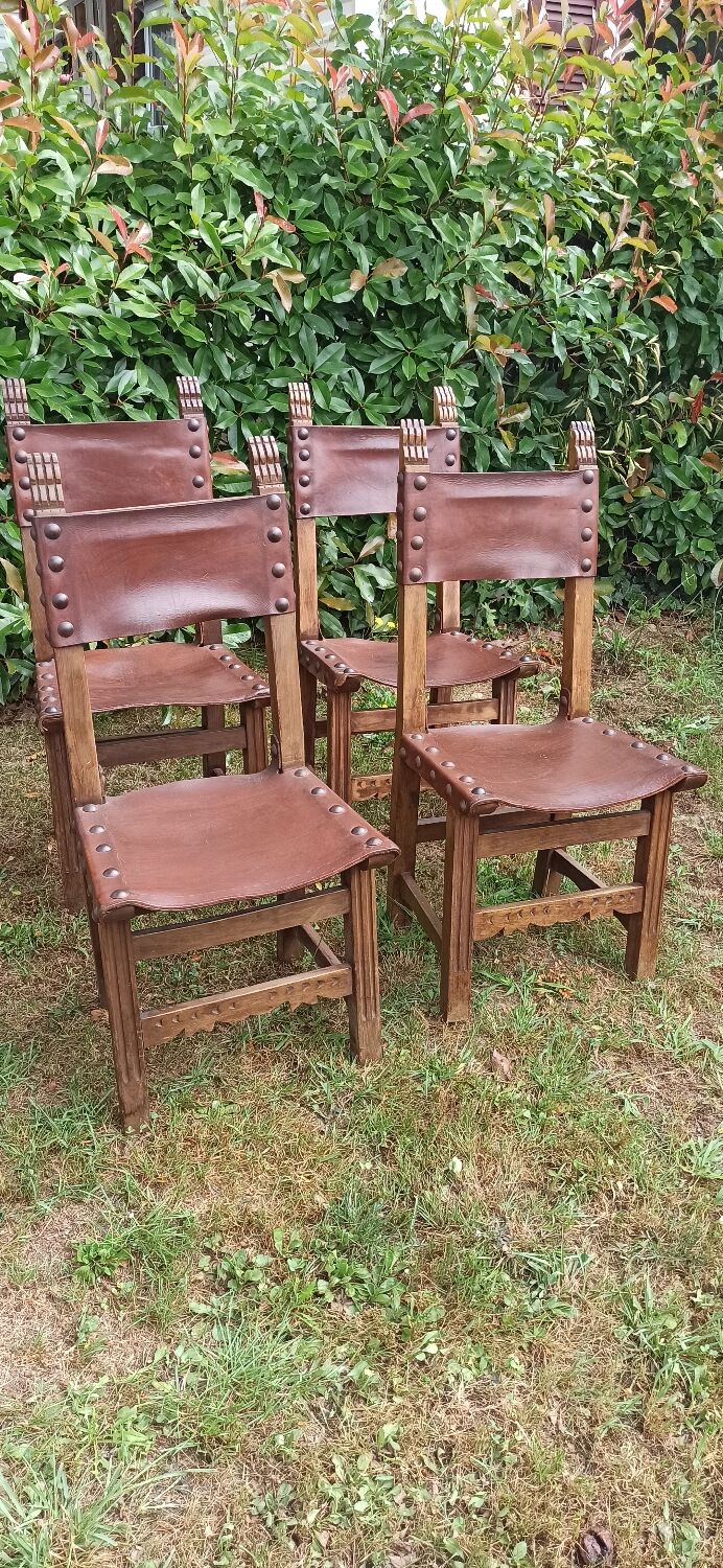Lot 4 chaises espagnoles en cuir et bois