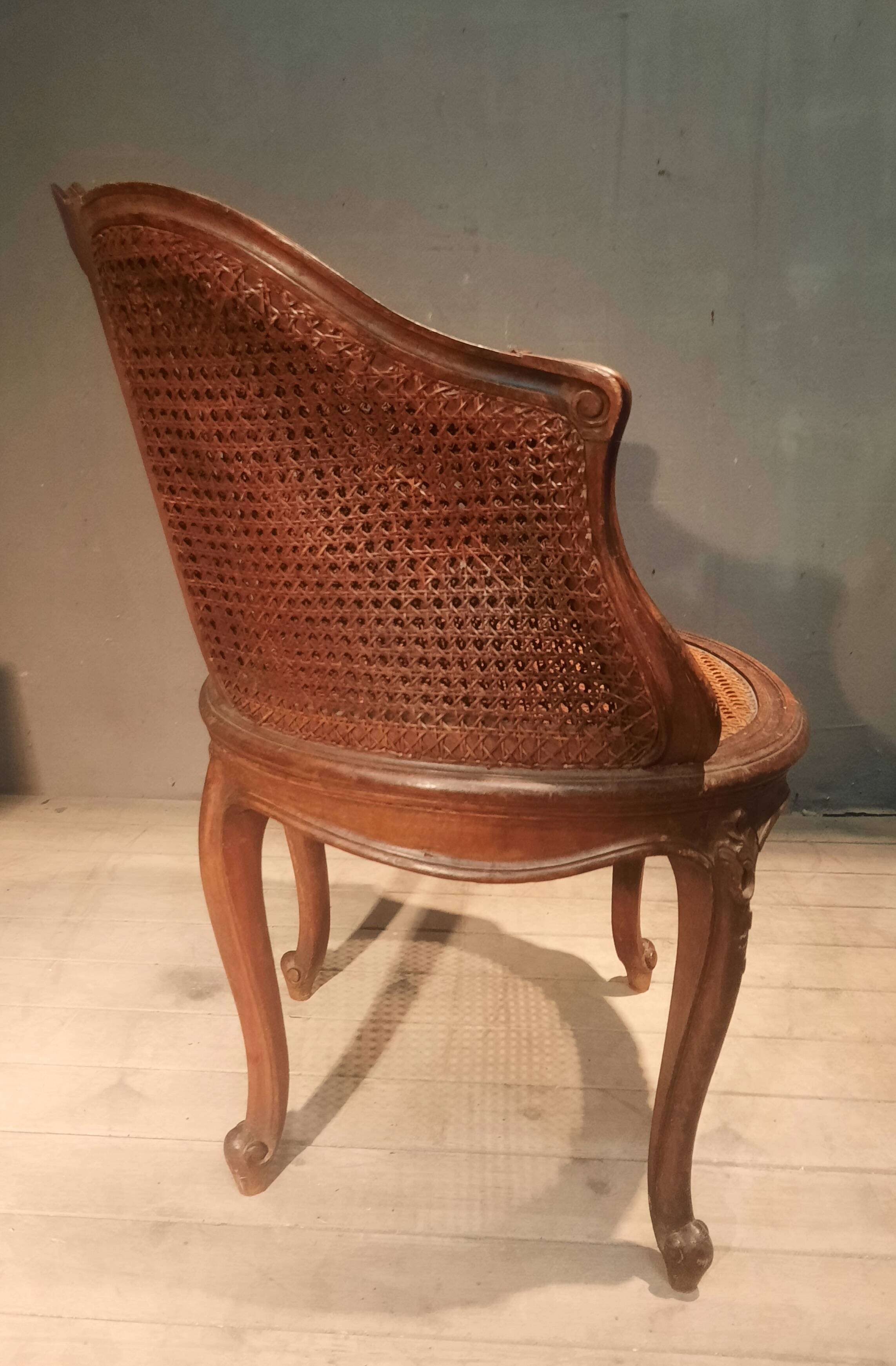 Fauteuil de burreau canné style Louis XV