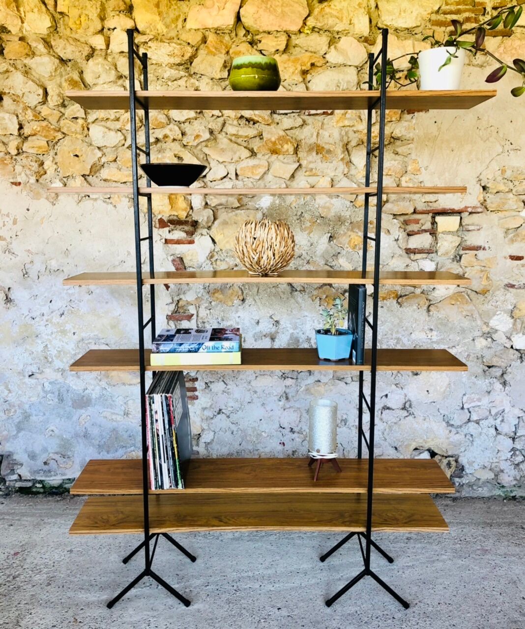 Wall system has 6 Scandinavian modular shelves