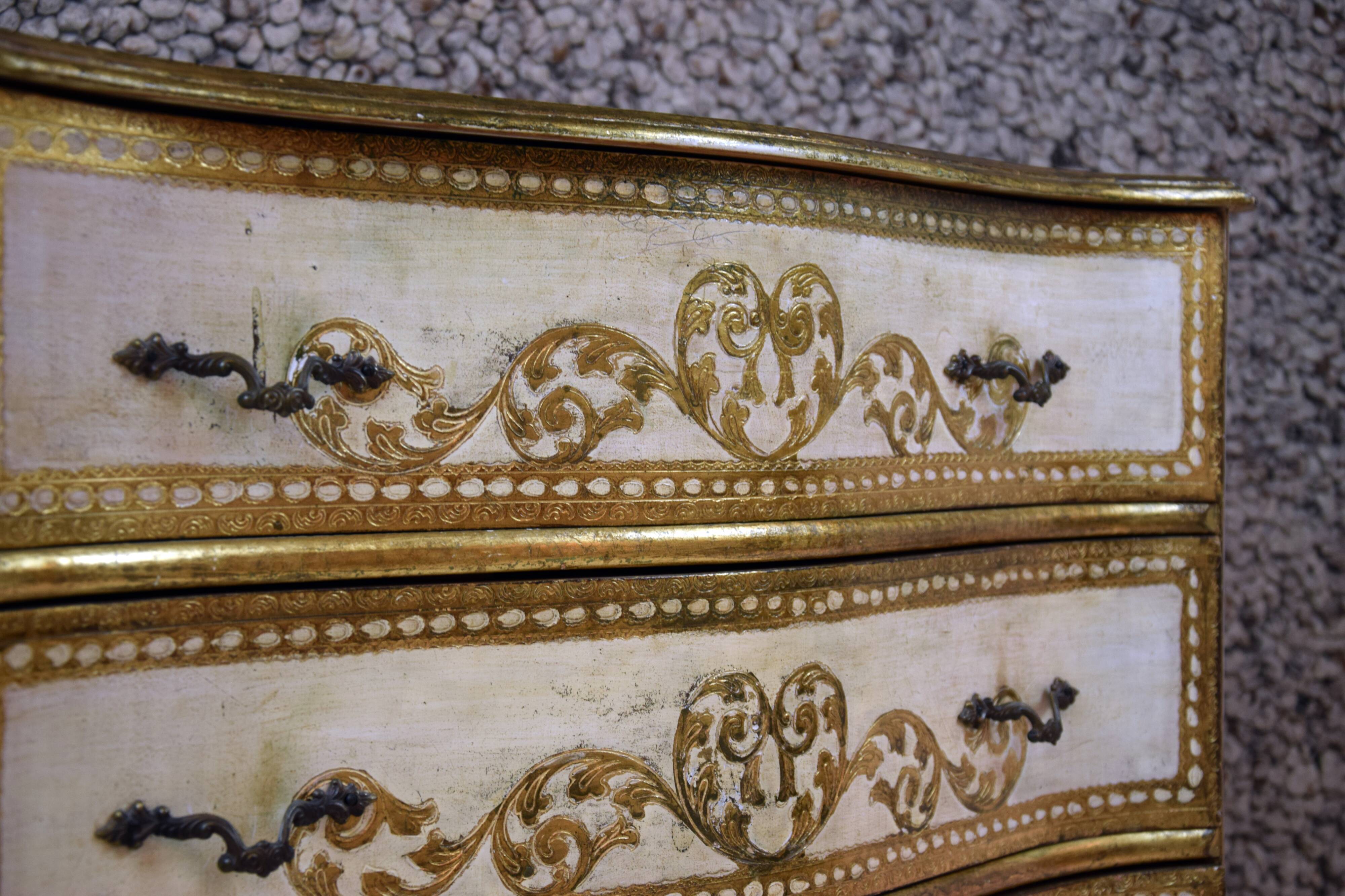 Italian chest of drawers