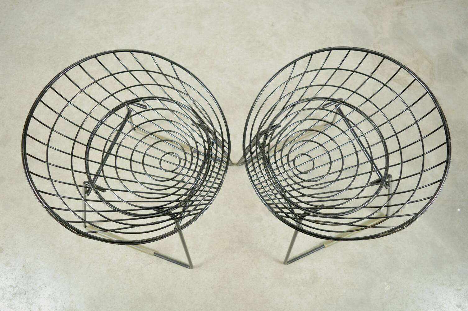 Set of two metal wire stools KM05 designed by Cees Braakman for Pastoe, 1950s