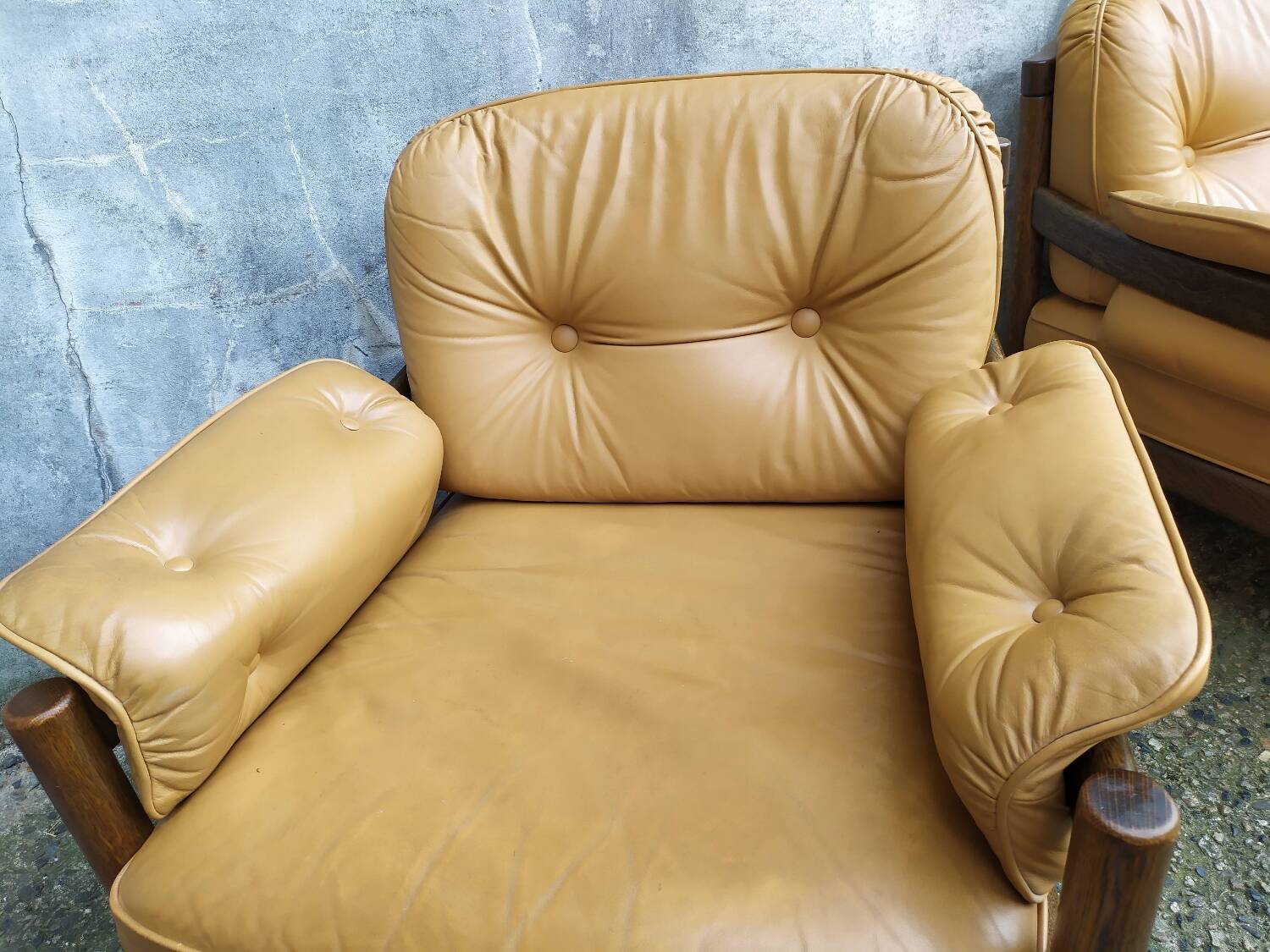 Scandinavian leather lounge