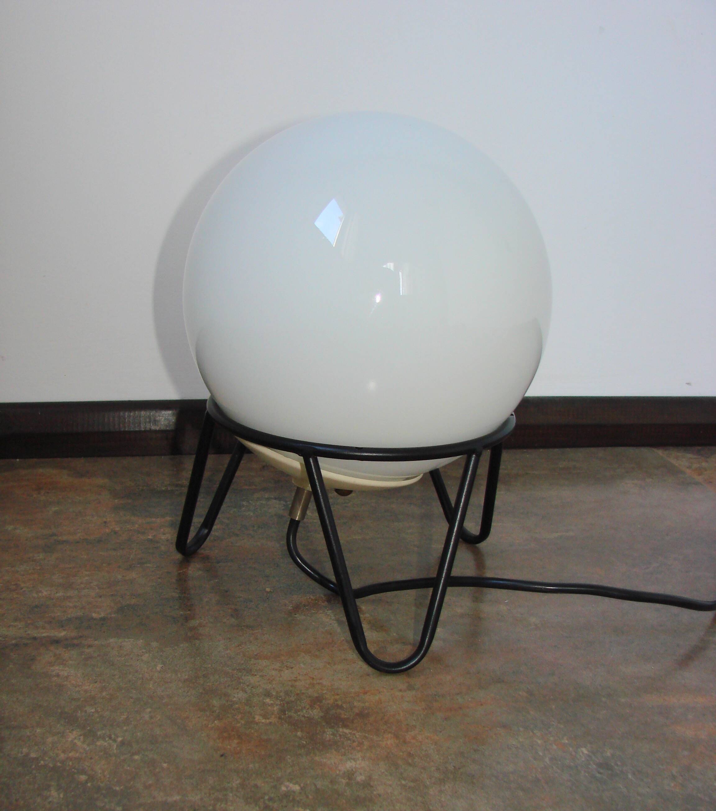 Vintage globe lamp – 1980s, frosted glass, metal frame, E27