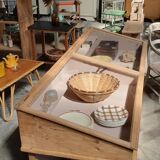 Old showcase