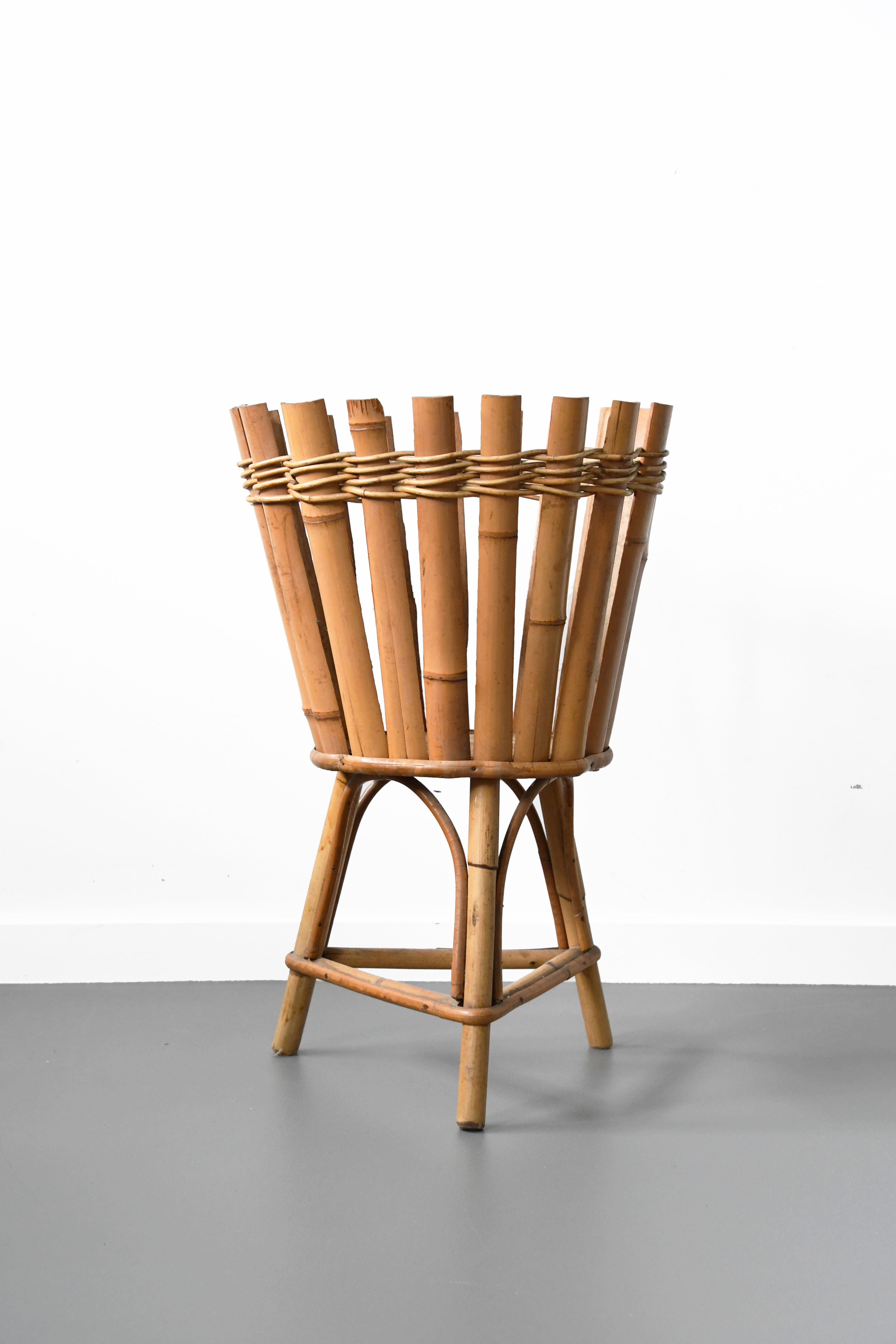 Bamboo/rattan plant holder