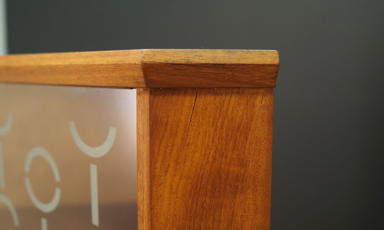 Corner cabinet in teak