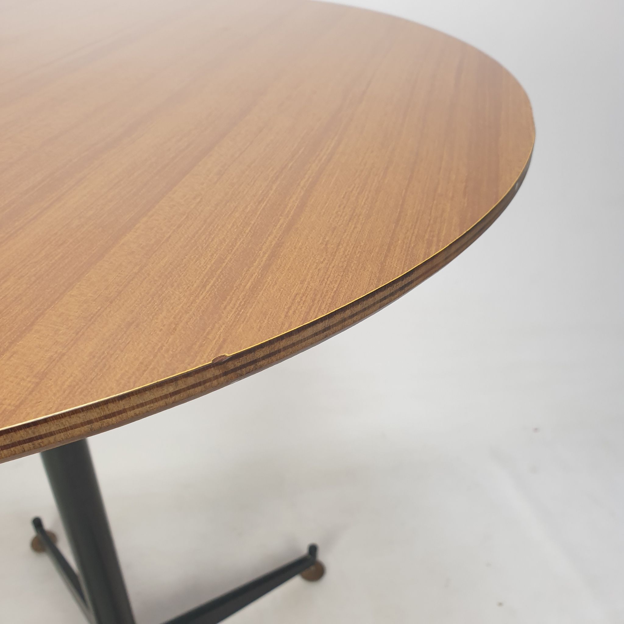 Table à manger ou d’appoint italienne années 1960