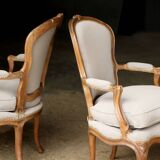 Adorable paire de fauteuils d'époque Louis XV.