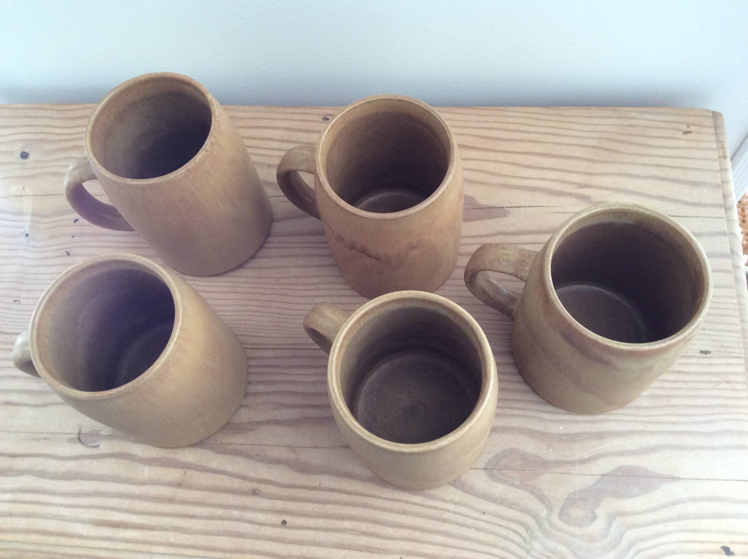 5 stoneware mugs