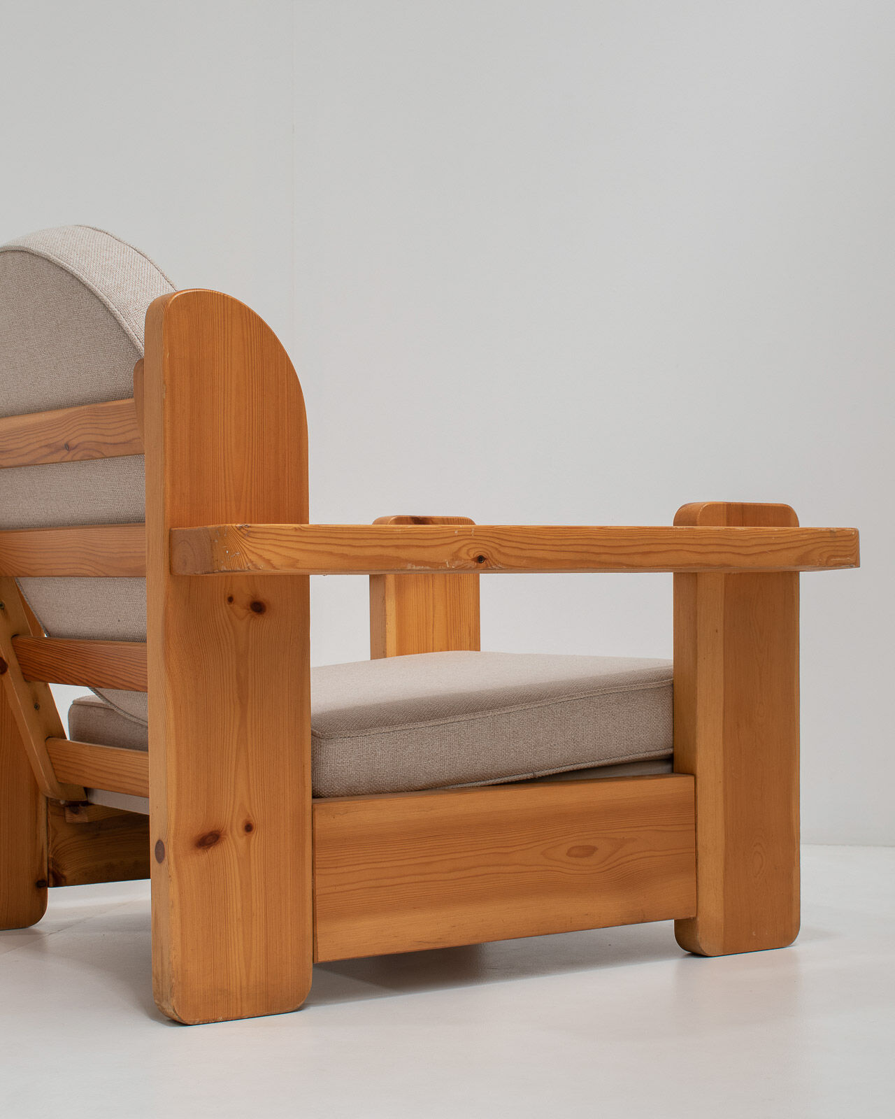 Pair of solid pine lounge chairs, italy 1970s