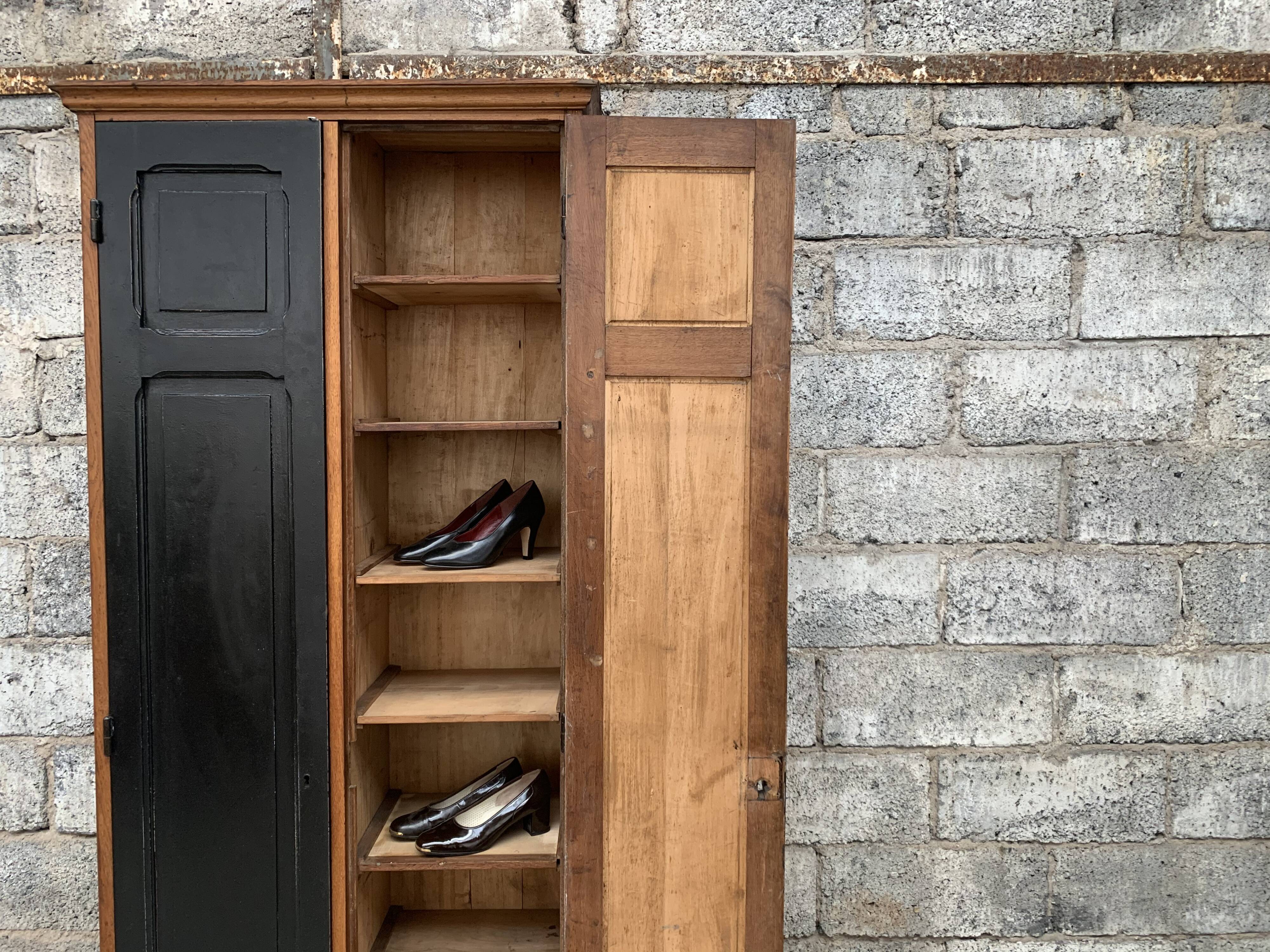 Armoire parisienne vintage à 2 portes meuble à chaussures