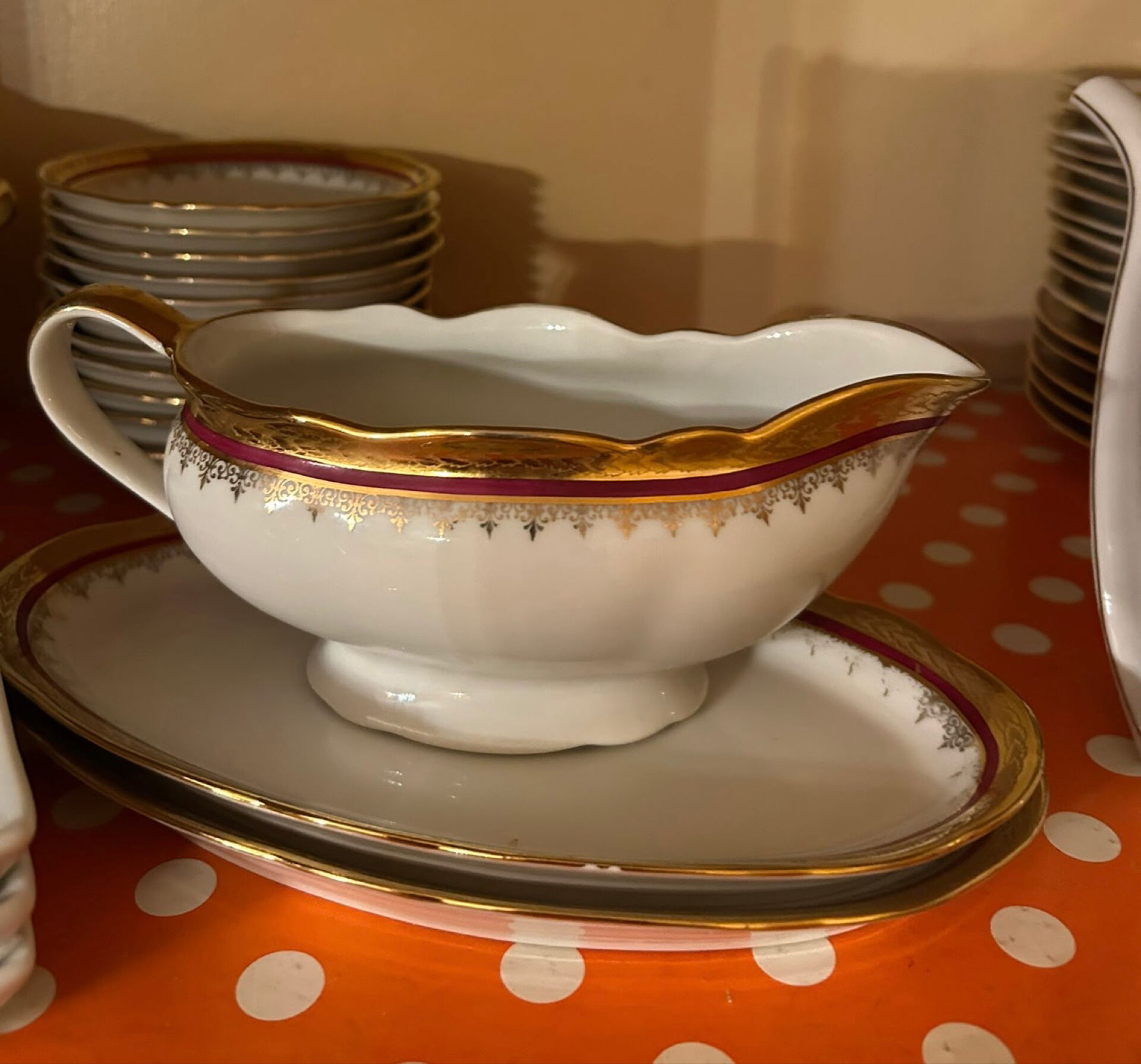 Service complet 78 pièces en porcelaine de Limoges filet or