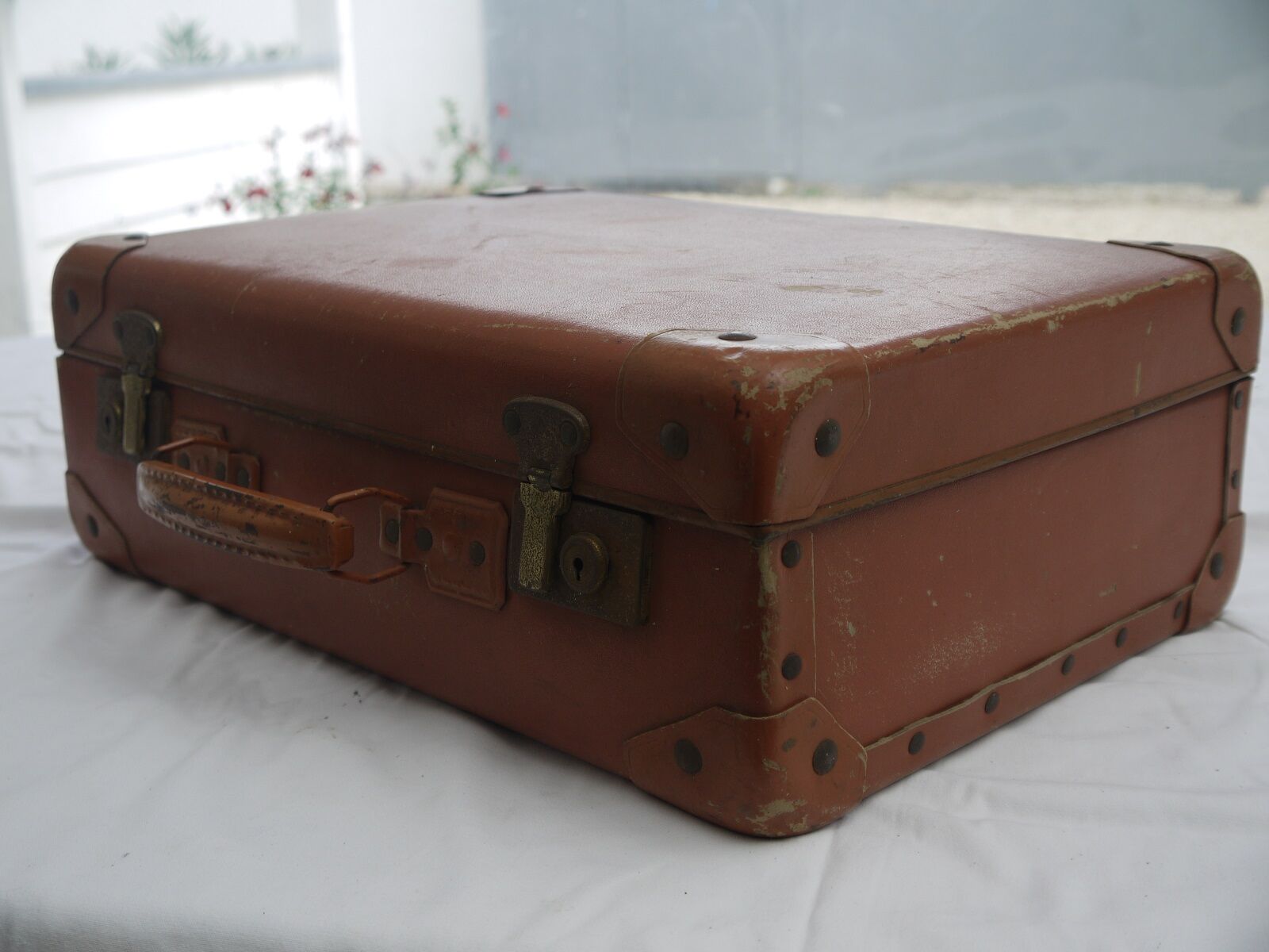 Small 1950s case
