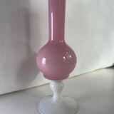 Vase en opaline rose