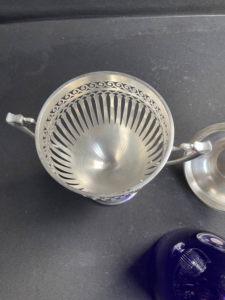 Drageoir, jam maker – Silver metal and blue crystal