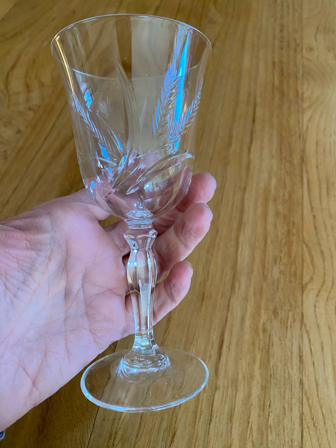 8 crystal wine glasses