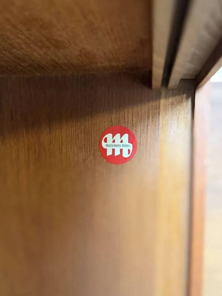 Buffet Musterring en teck des années 1960.