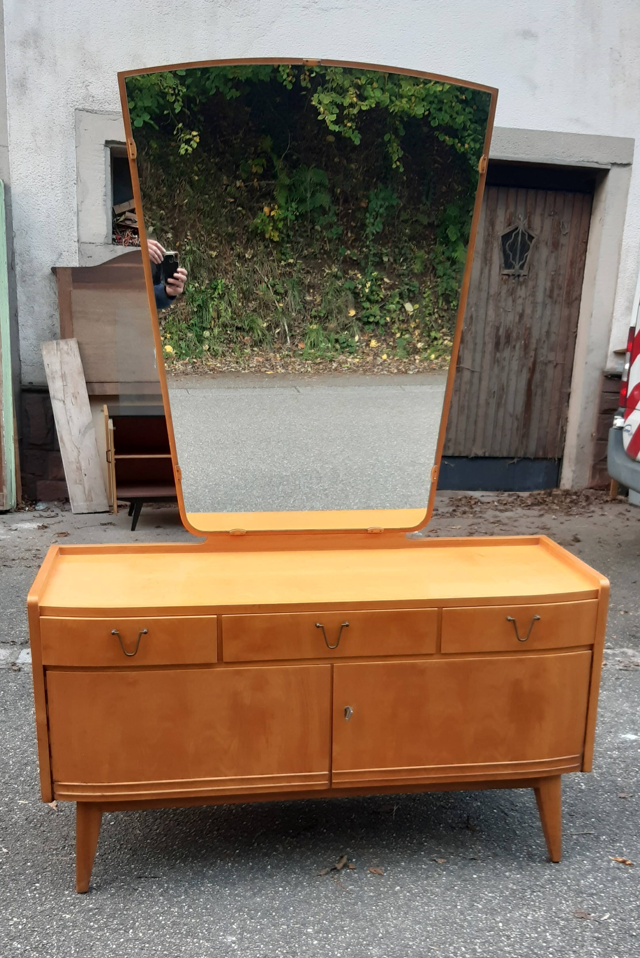 Vintage dressing table