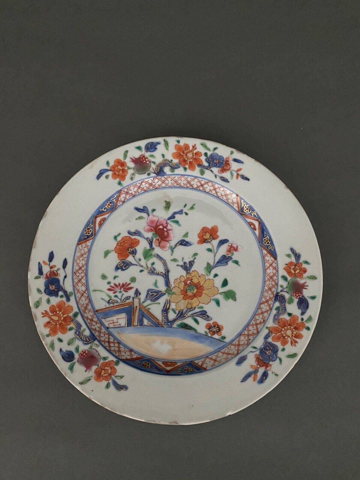 Flat plate in Imari porcelain Japan 19th century floral decoration