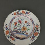 Flat plate in Imari porcelain Japan 19th century floral decoration